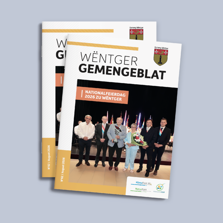 Deux exemplaires empilés du Wëntger Gemengeblat n° 62 conçu par SAN, avec sa couverture Fête nationale 2026.